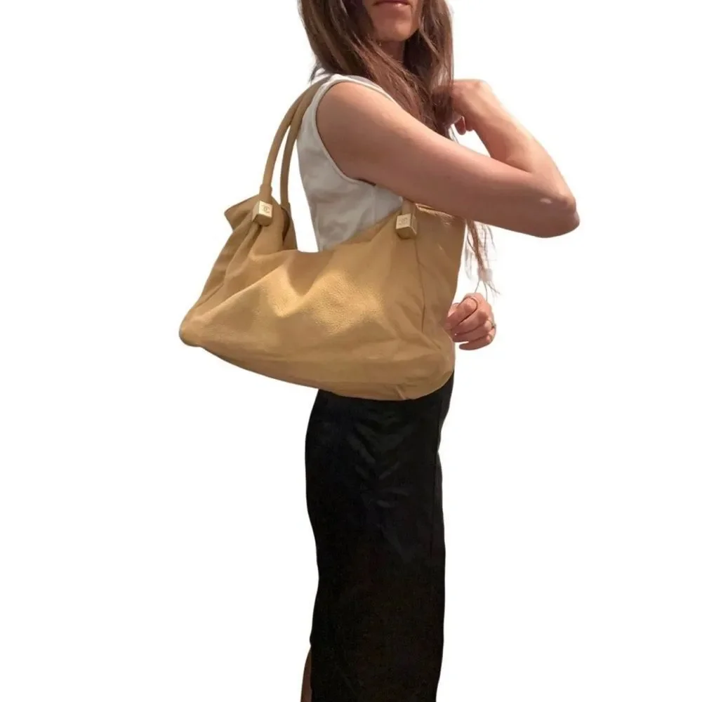CHANEL Cream Leather Shoulder Bag